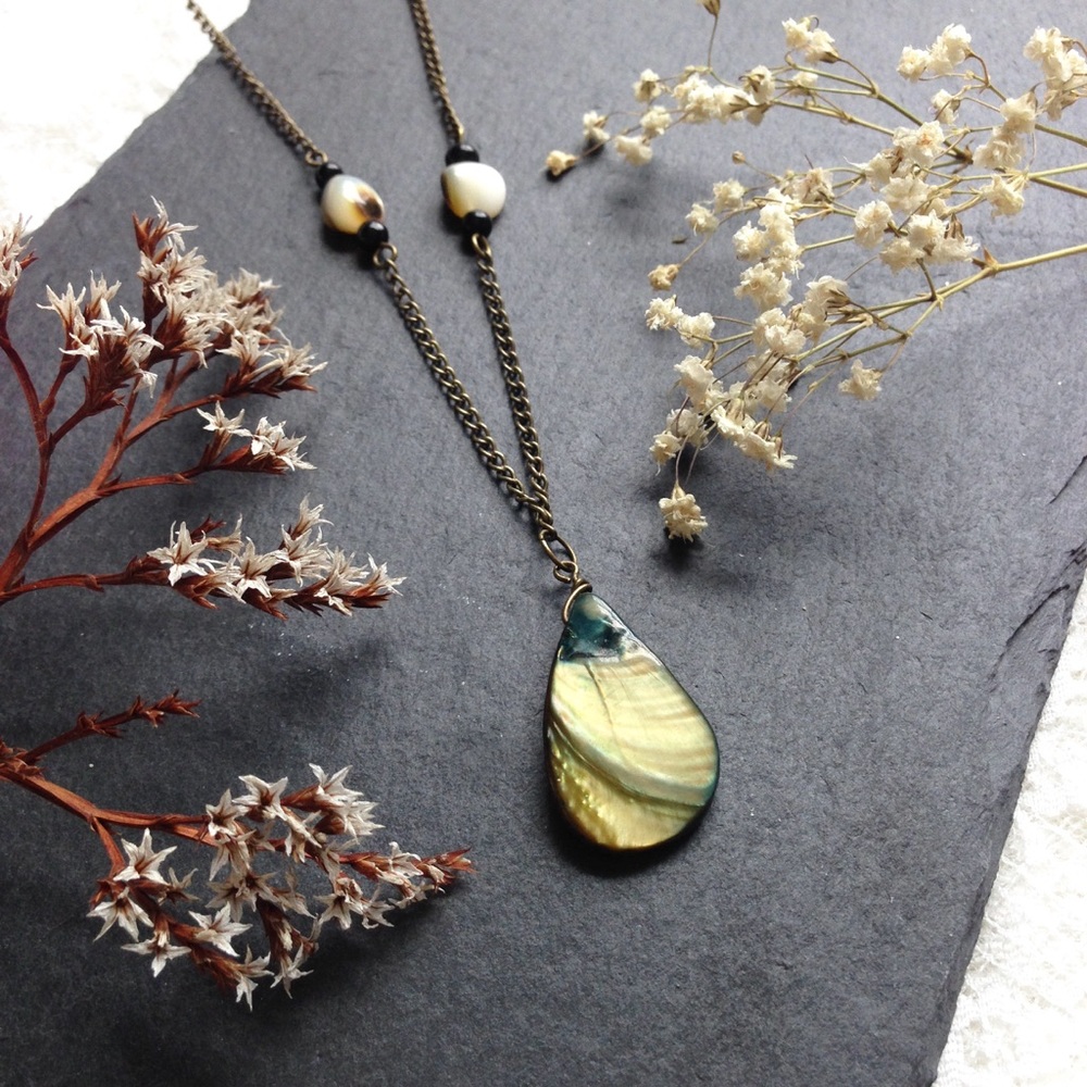 Teardrop Shell Necklace